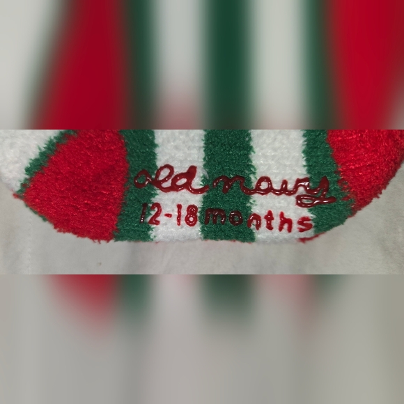 🥳*FREE WITH ANY PURCHASE! - Old Navy 2-pack of Non-Skid Socks/Slippers - Picture 3 of 6